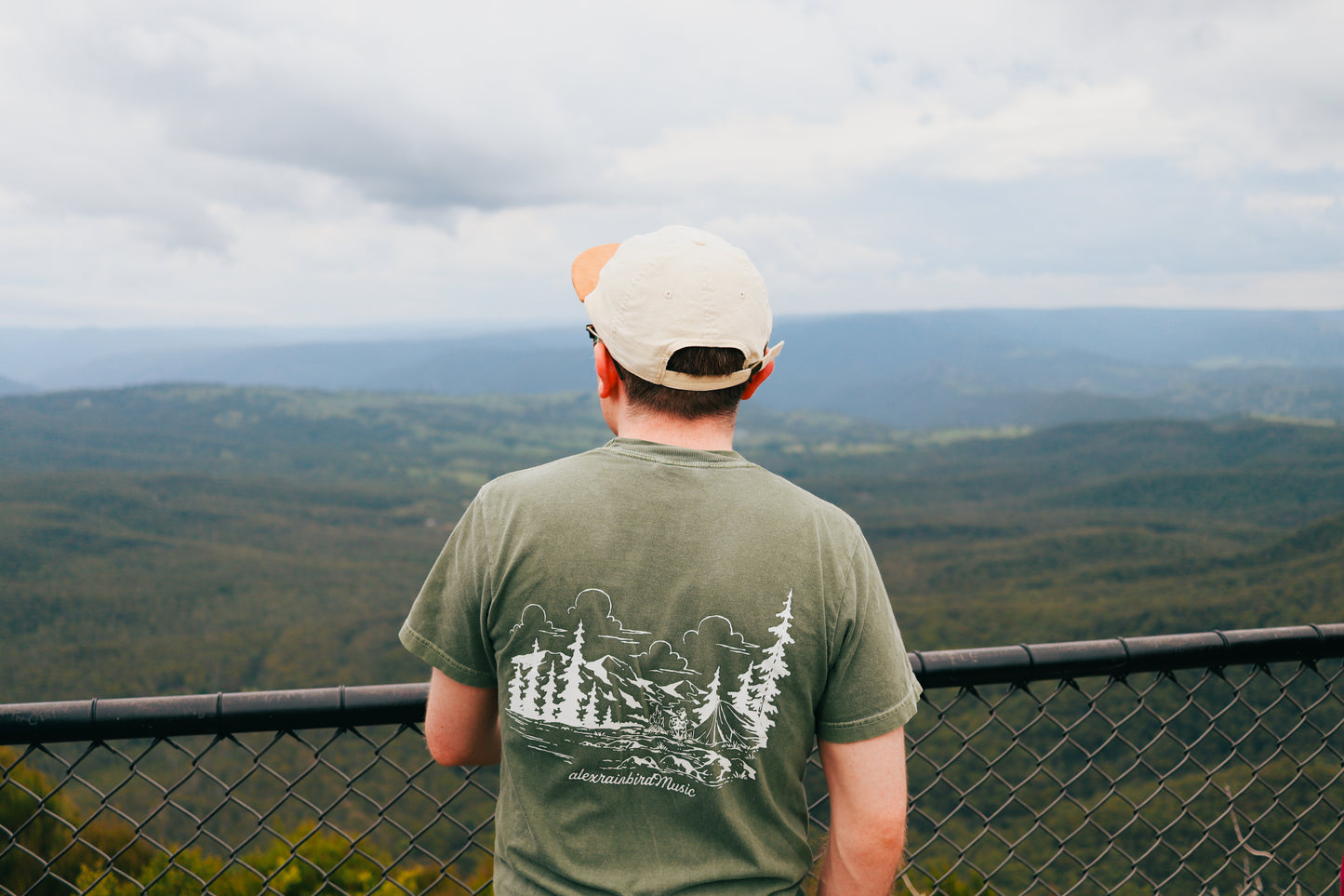 Wanderlust T-Shirt (green)